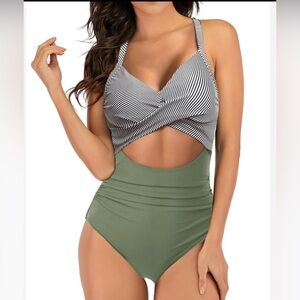 New! Eomenie Green Stripe Cutout Twist Front One-Piece Swimsuit Size med